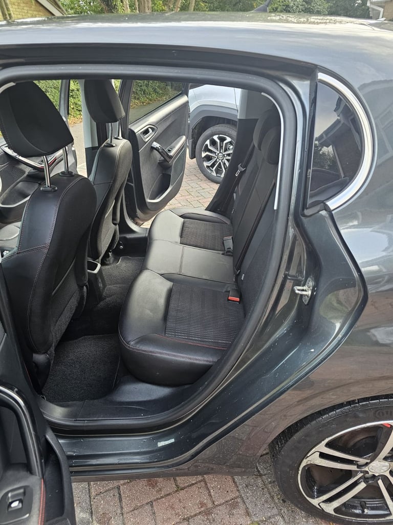 Peugeot, 208, Hatchback, 2015, Manual, 1199 (cc), 5 doors