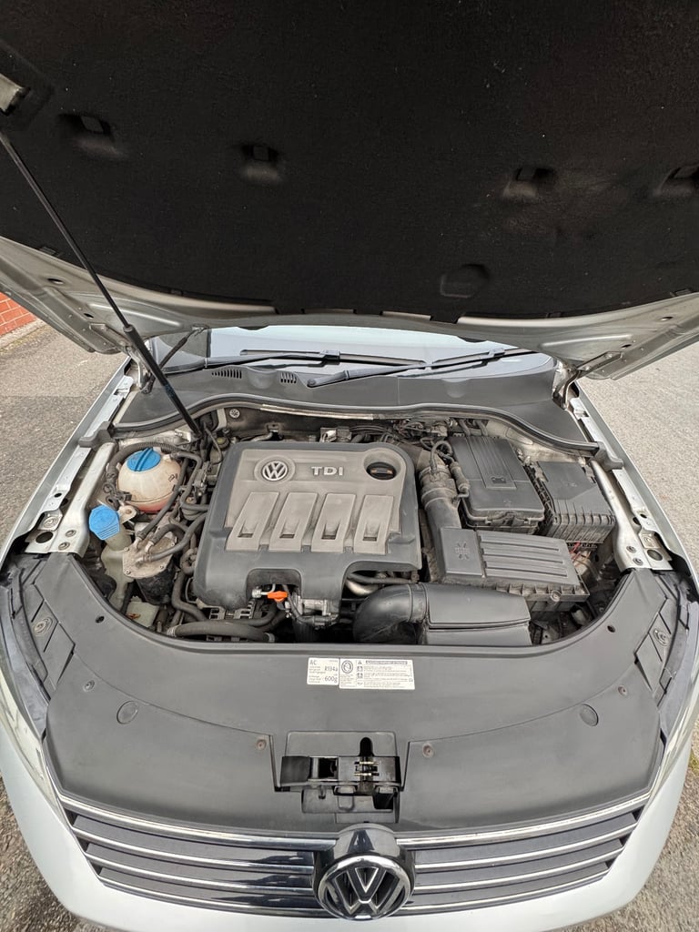 Volkswagen, PASSAT, Saloon, 2011, Semi-Auto, 1968 (cc), 4 doors