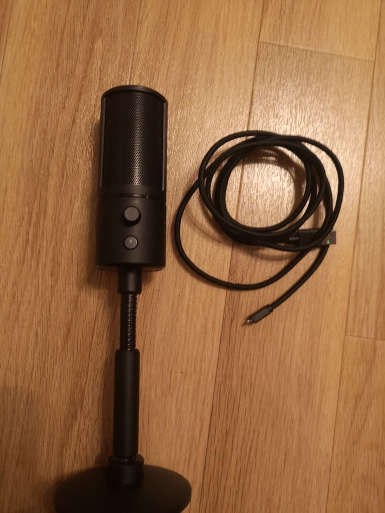 Razer emote gaming streaming microphone