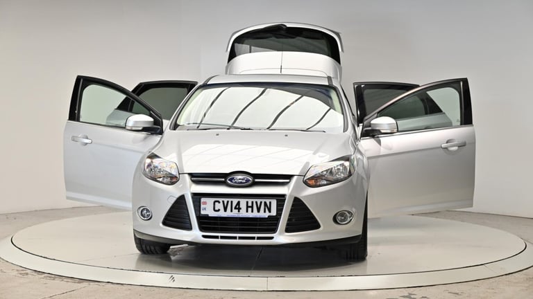 2014 Ford Focus 1.6 TDCi Zetec Euro 5 (s/s) 5dr HATCHBACK Diesel Manual