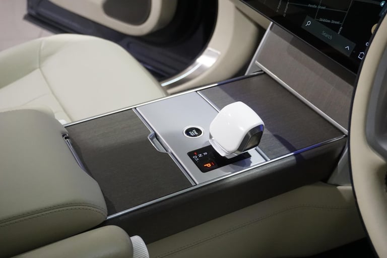 2023 Land Rover Range Rover 3.0 P550e 38.2kWh SV SUV 5dr Petrol Plug-in Hybrid Auto 4WD Euro 6 (s...
