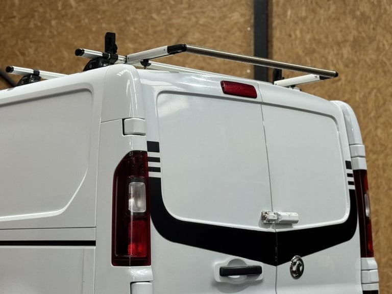 2016 Vauxhall Vivaro 1.6 CDTi 2900 BiTurbo ecoFLEX Sportive Crew Van Double Cab 5dr Diesel Manua ...