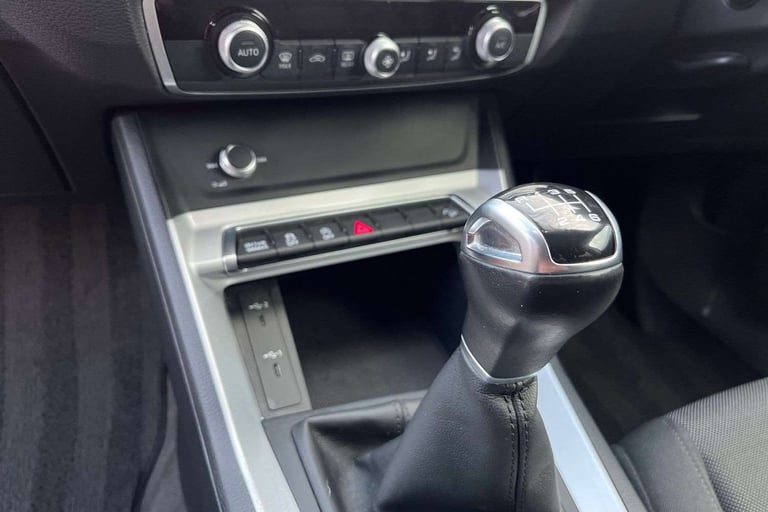 2022 Audi Q3 35 TFSI Technik 5dr ESTATE PETROL Manual