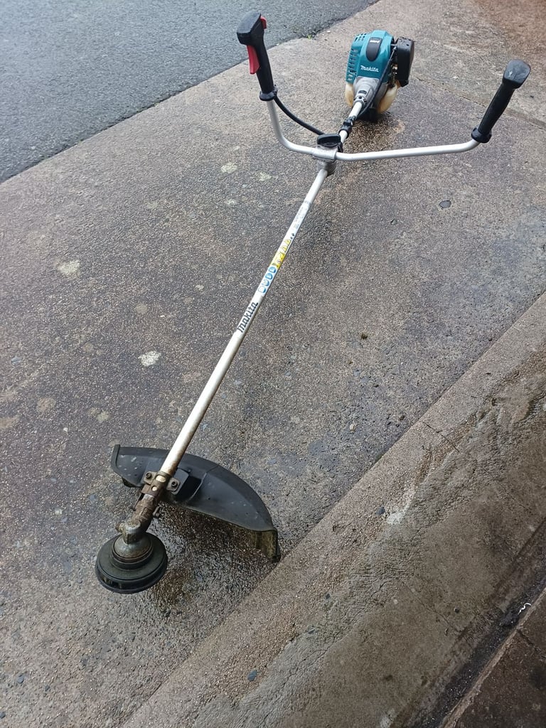 Makita petrol strimmer