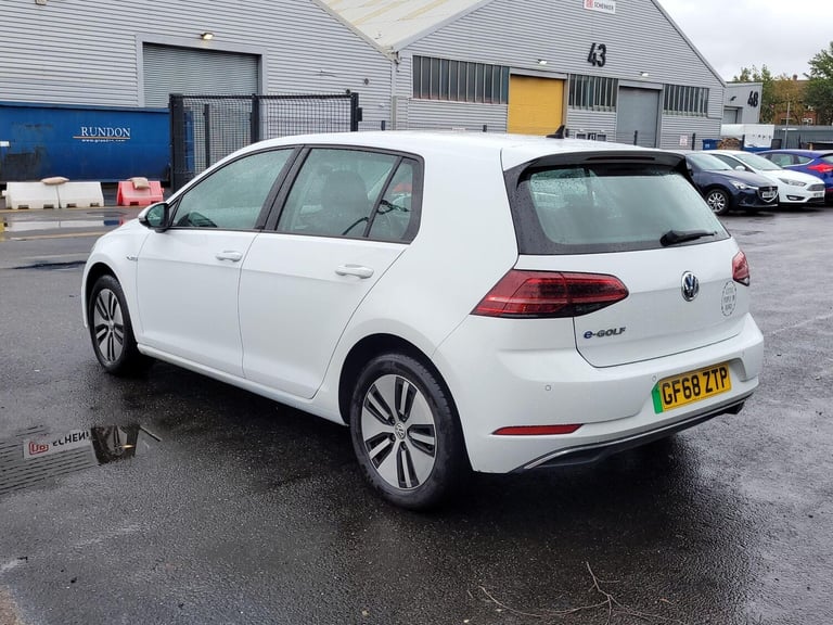  Volkswagen Golf 35.8kWh e-Golf Auto 5dr Electric Automatic