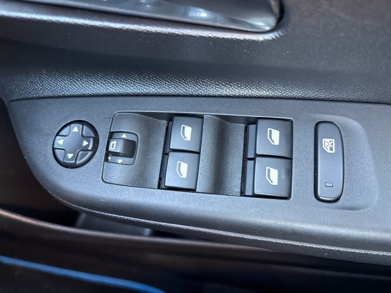 2022 Vauxhall Corsa Corsa 1.2T SE 5dr Hatchback Petrol Manual