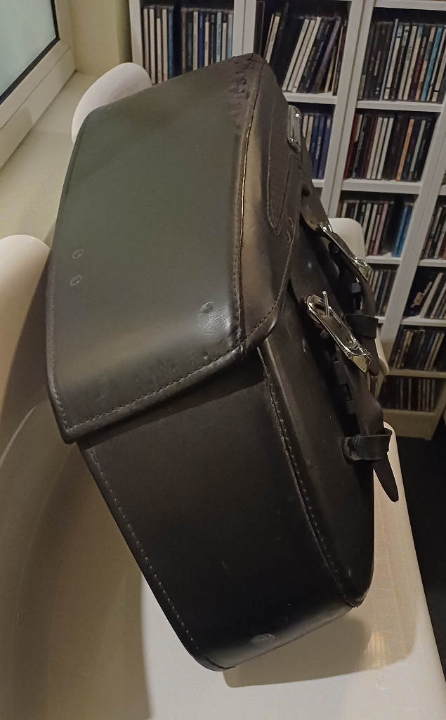 Harley Davidson leather pannier