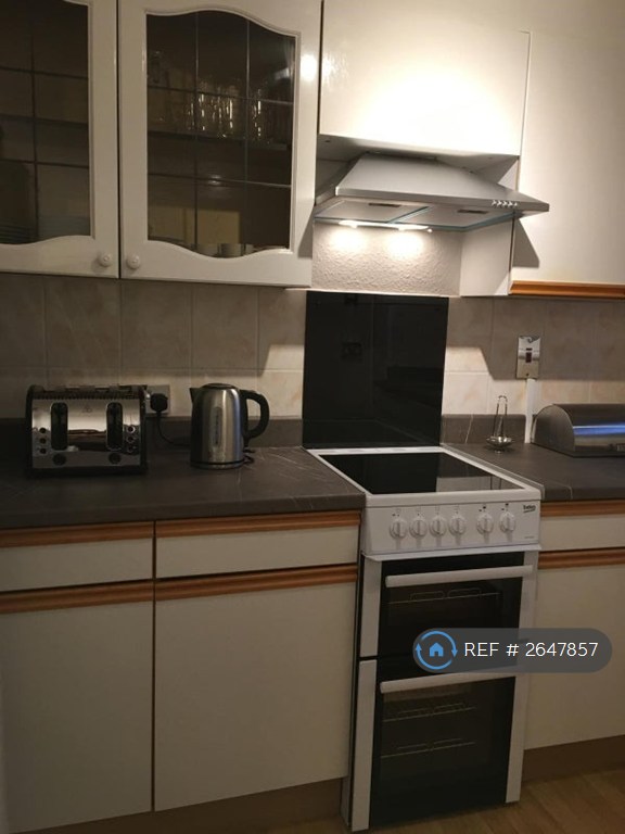 1 bedroom in North End Road, London, W14 (#2647857)