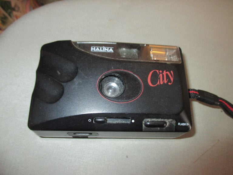 HALINA CITY COMPACT CAMERA
