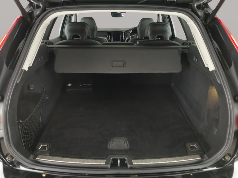 2019 Volvo XC60 2.0 D4 Momentum SUV 5dr Diesel Auto Euro 6 (s/s) (190 ps) - AUTO PARK - LED Suv D...