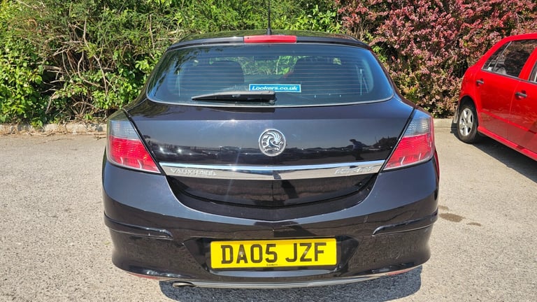 2005 Vauxhall Astra 1.8i 16V SRi 3dr Auto HATCHBACK Petrol Automatic
