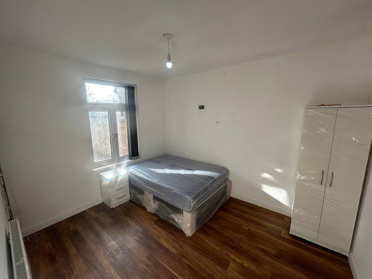 Substantial rooms at B36 8AN, Birmingham! Rooms 1 & 2 available for Universal Credit claimants
