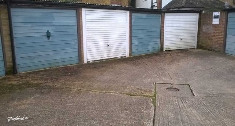 Garage to rent in Enfield (EN2) | Stashbee