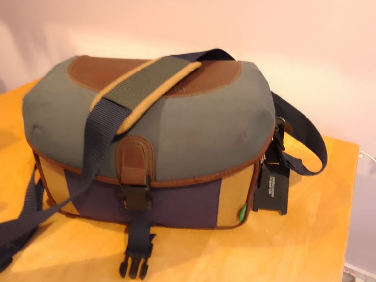 United colorsof Benetton camera /video camera case 
