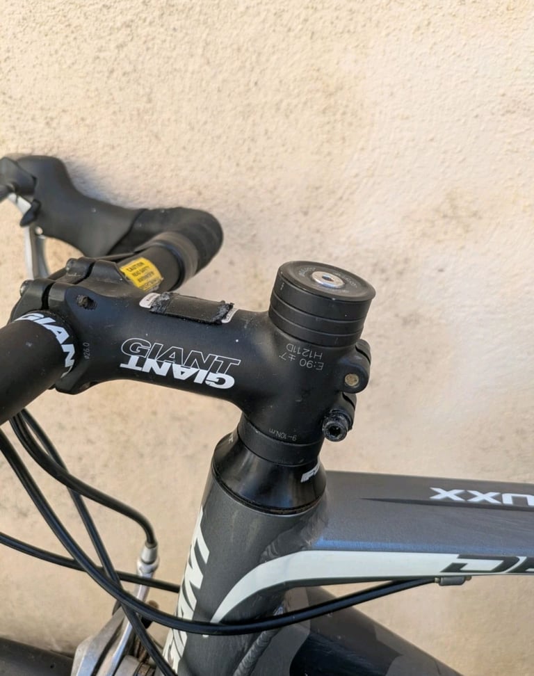 Giant Defy 5 road bike, size small