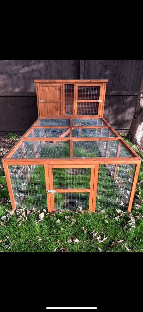 Brand new rabbit hutch with run and cover 
