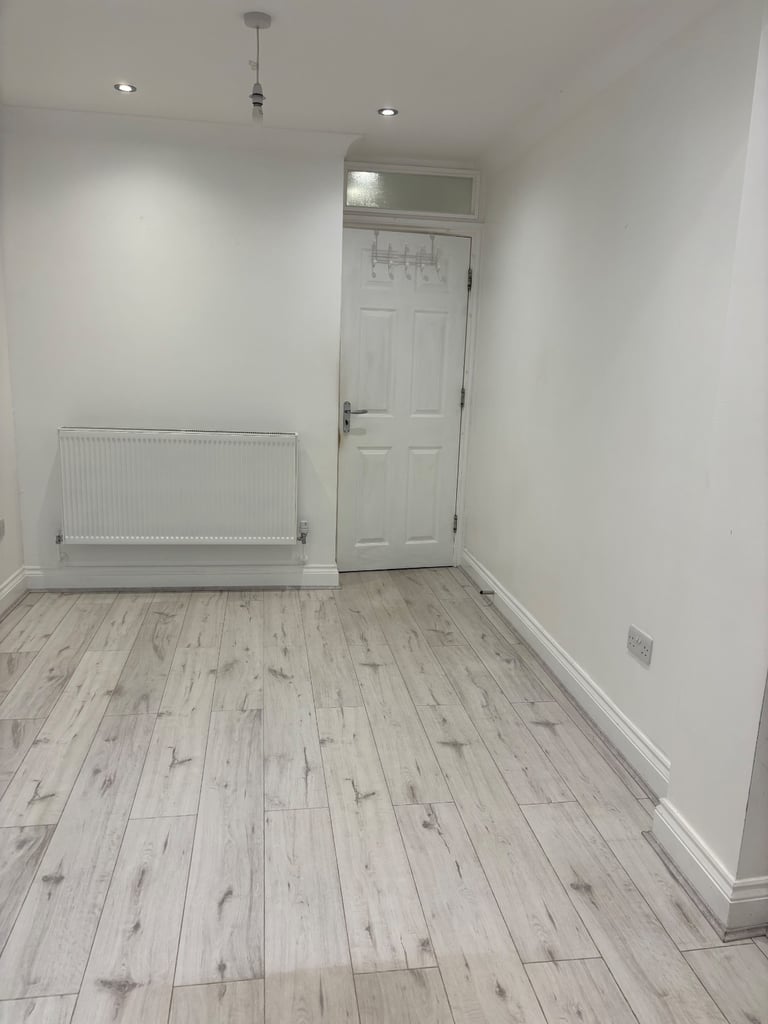 Studio Double room in Barking,  only £250PW