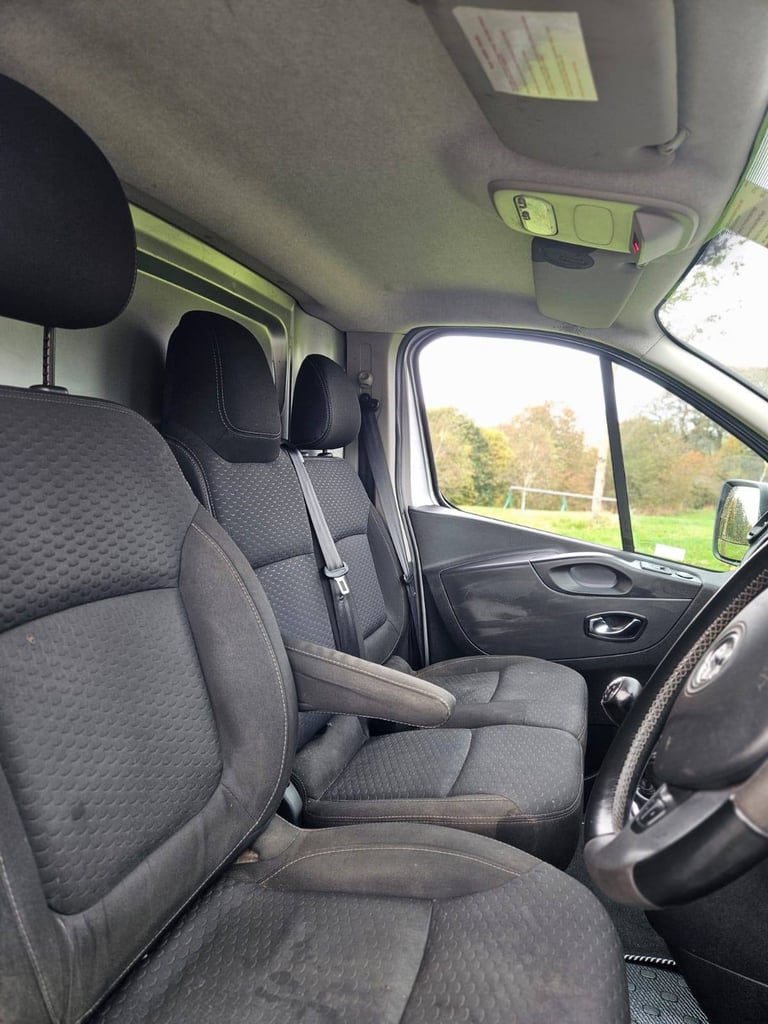 17/ reg Vauxhall vivaro cdti sportive ulez compliant sim transit trafic primastar boxer relay