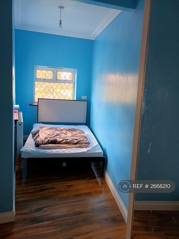 1 bedroom in Cheltenham Villas, Croydon, CR0 (#2668210)