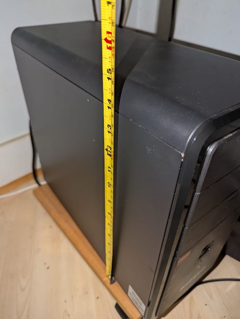 DESKTOP COMPUTRR TOWER