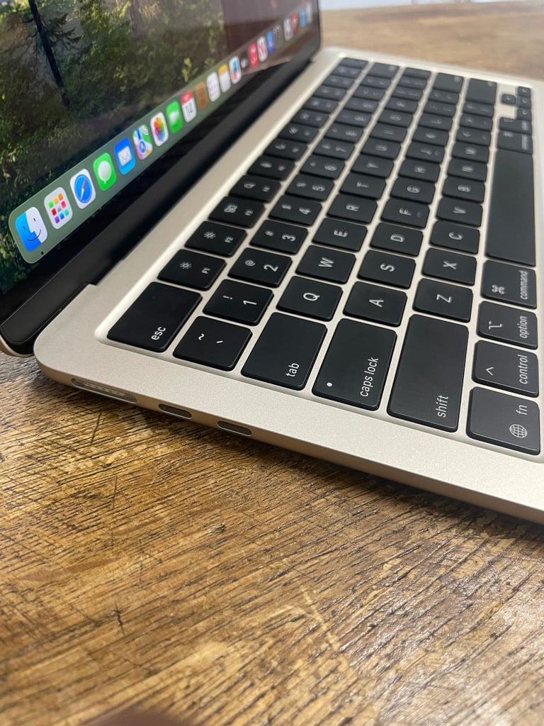 13.6-inch Apple MacBook Air M4 10 CPU/8 GPU 16GB RAM 256GB SSD 2025 Starlight Logic Pro 11 