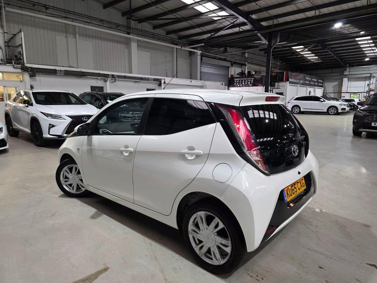 2015 Toyota AYGO 1.0 VVT-i x-pression x-wave x-shift Euro 5 5dr Euro 5 HATCHBACK Petrol Automatic