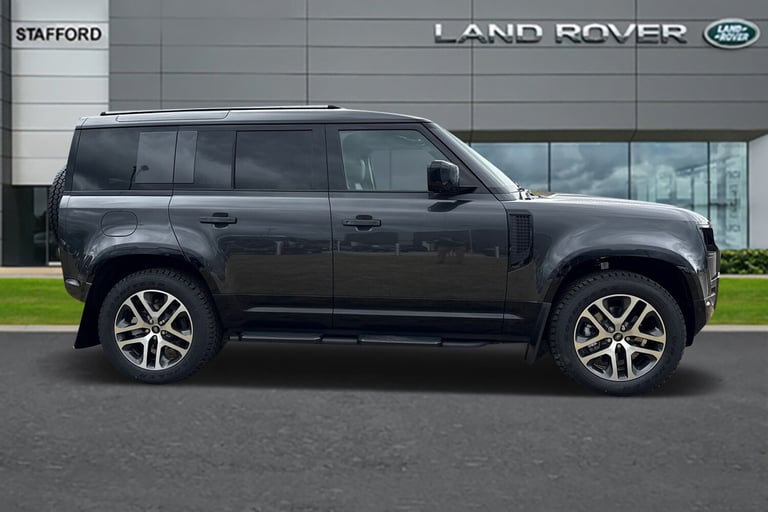 2025 Land Rover Defender 110 3.0 D250 MHEV X-Dynamic SE Auto 4WD Euro 6 (s/s) 5dr SUV Automatic