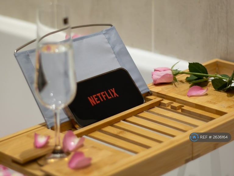 2 bedroom house in Enterprise House, Portsmouth, PO1 (2 bed) (#2636164)