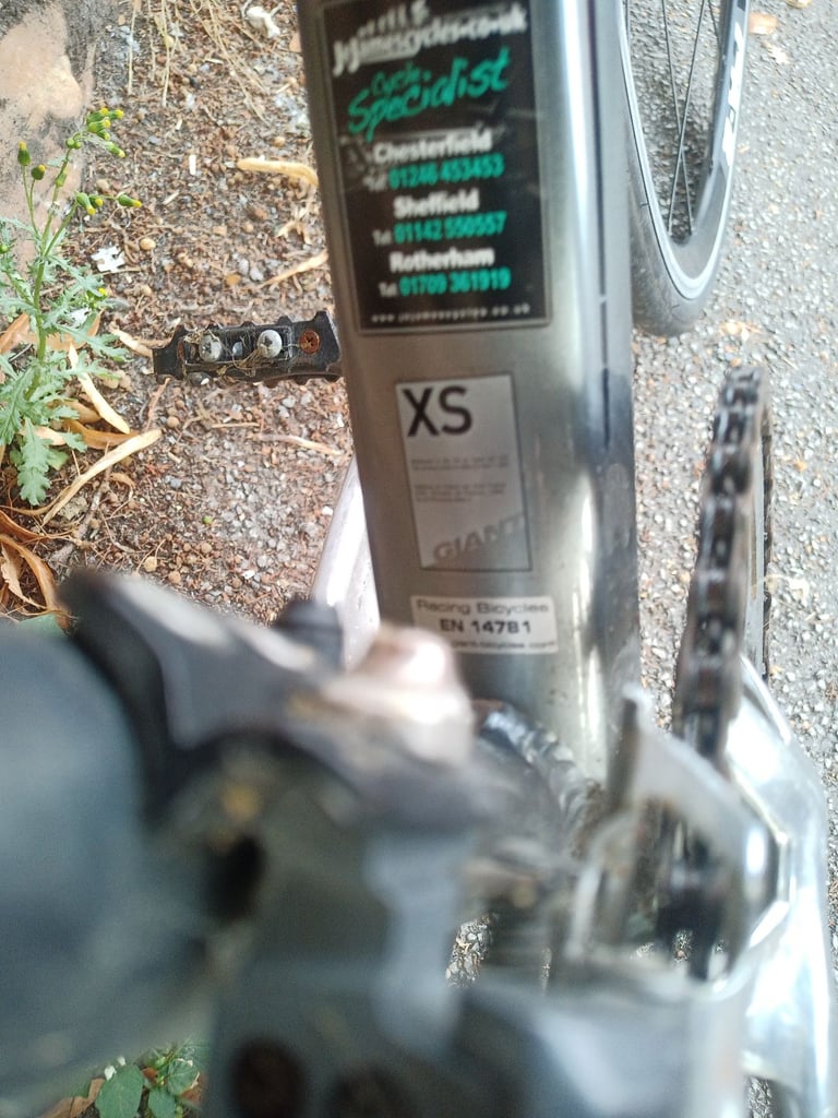 GIANT DEFY XS Light Weight Road Bike VGC