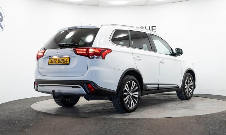 2020 MITSUBISHI OUTLANDER 2.0 MIVEC EXCEED SUV 5DR PETROL CVT 4WD EURO 6 (S/S) (