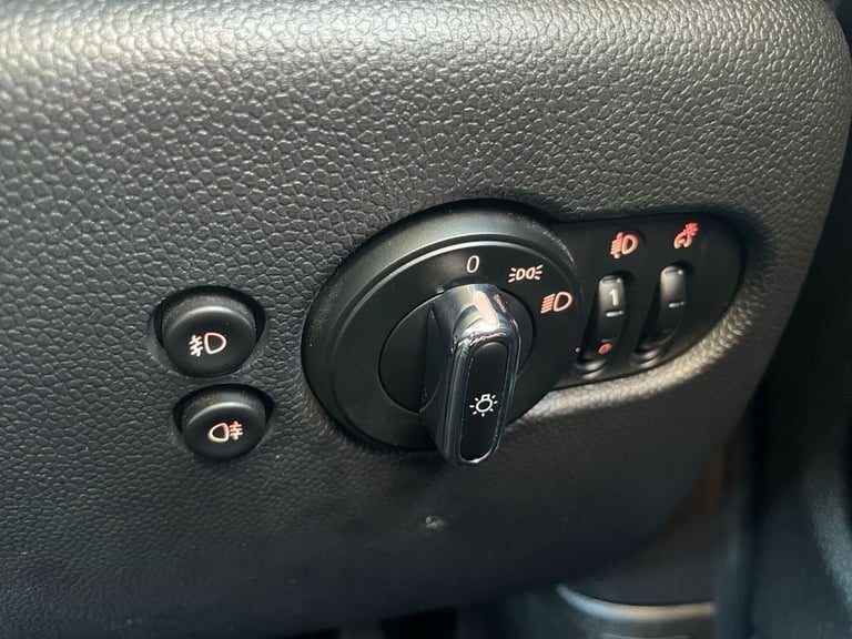 2018 MINI Hatch 1.5 Cooper Hatchback 5dr Petrol Manual Euro 6 (s/s) (136 ps) Hatchback Petrol Manual