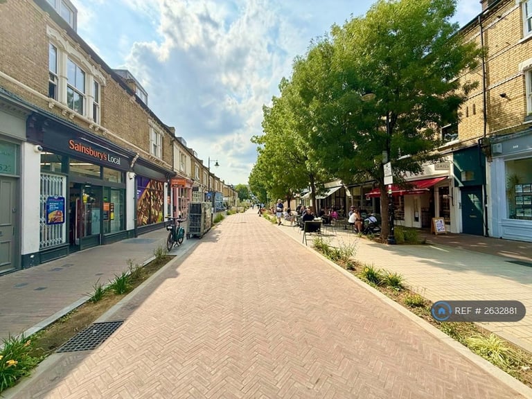 1 bedroom flat in Fairfield Street, London, SW18 (1 bed) (#2632881)