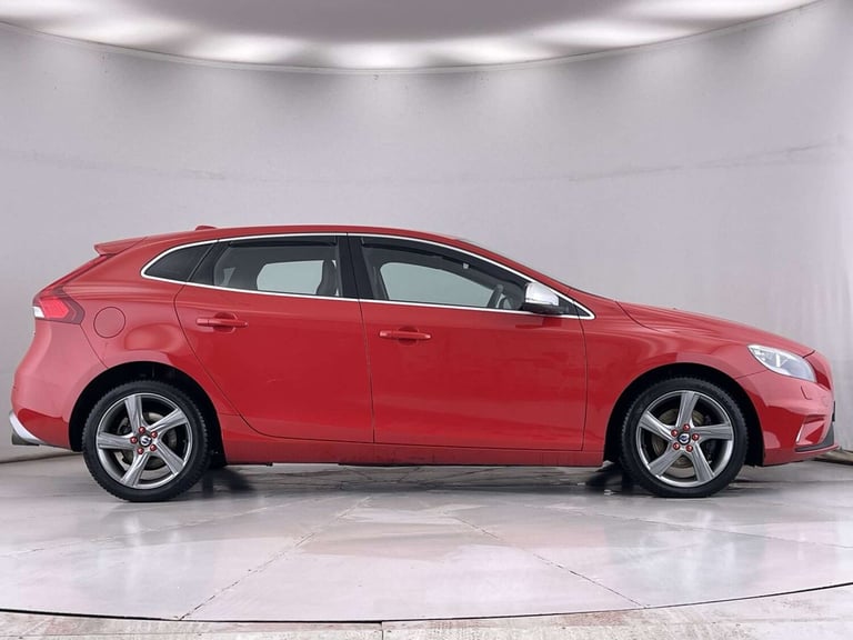 2015 Volvo V40 2.0 V40 R-Design Nav D2 5dr Hatchback Diesel Manual