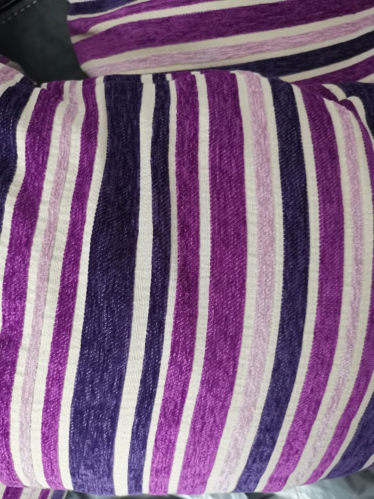 cushions set of 4 only £5