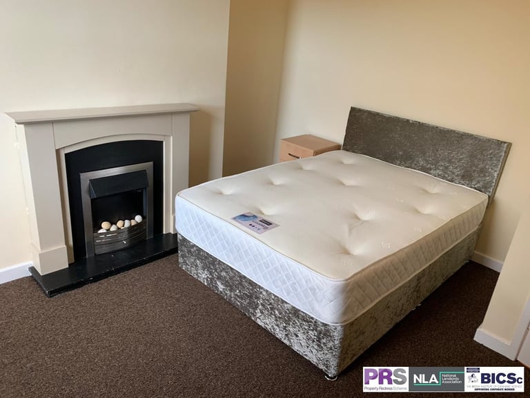 Fully furnished bedsit in great Bradford BD8 location close to city centre. 