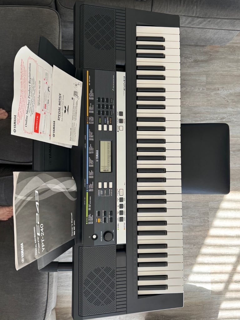 Yamaha electric keyboard 