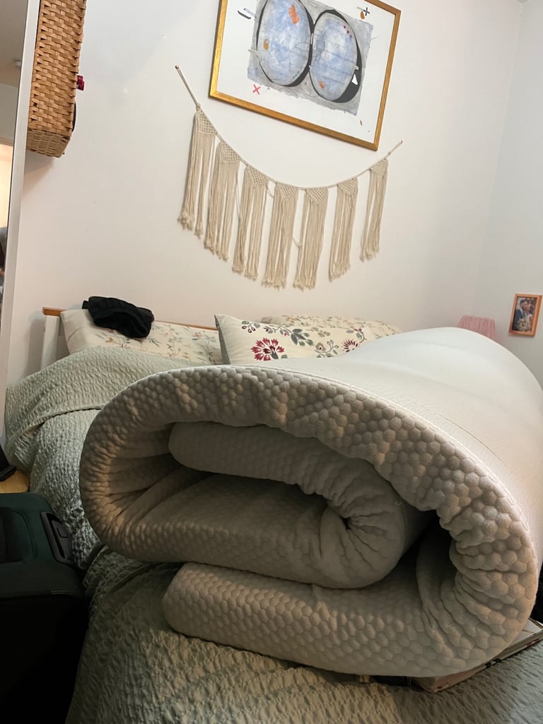 image for Comfy double bed mattress topper 