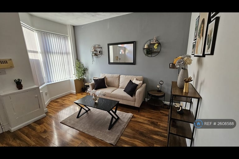 2 bedroom house in Parkfield Avenue, Manchester, M14 (2 bed) (#2608588)