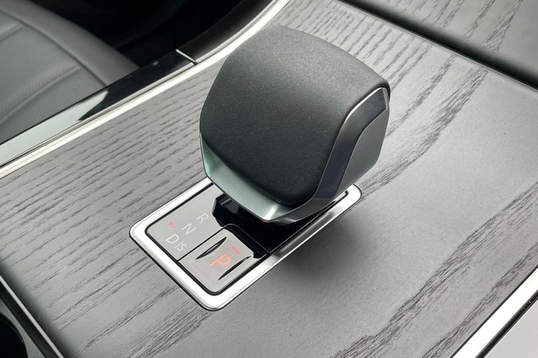 2025 Land Rover Range Rover Evoque 1.5 P270e Dynamic SE 5dr Auto ESTATE PETROL/ELECTRIC Automatic