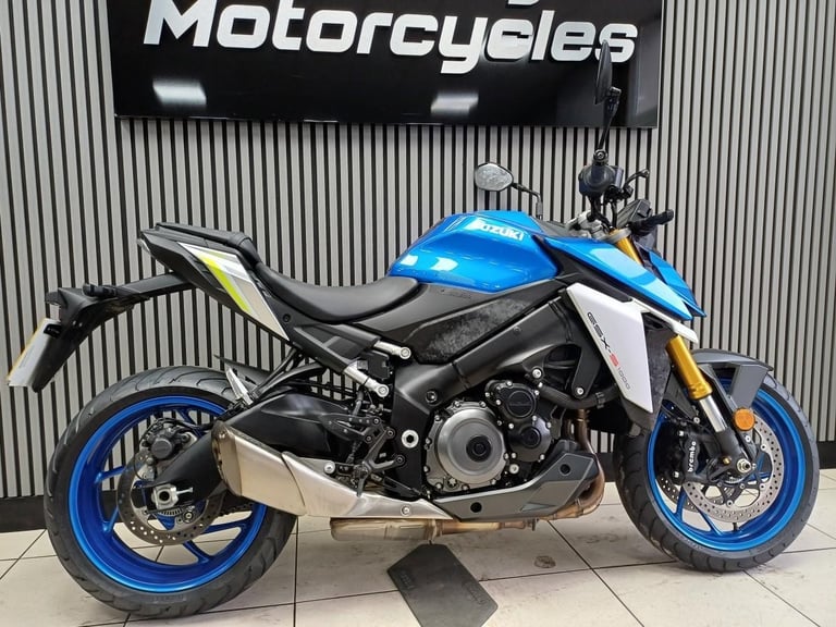 Suzuki GSXS1000   22 plate  only 6615 miles  full service history  delivery p...