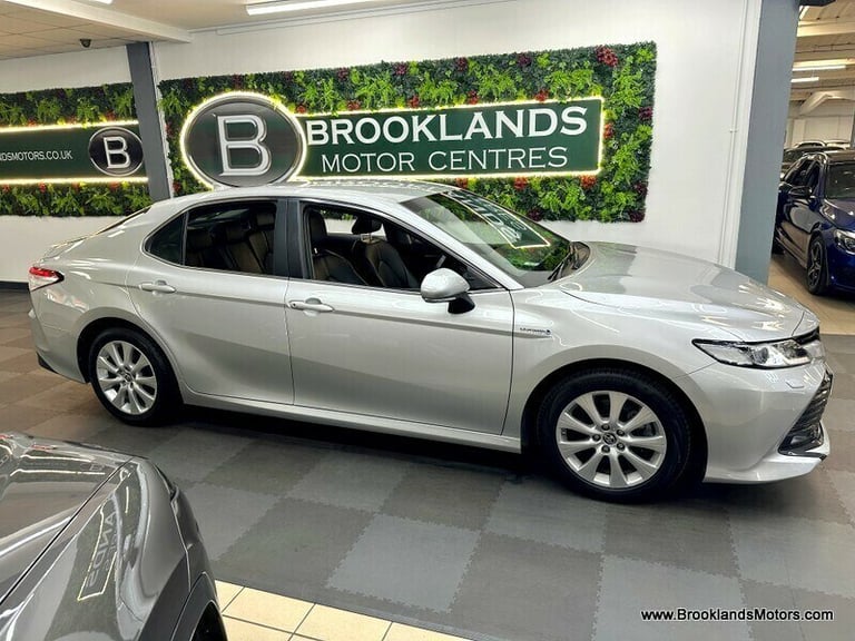 Toyota Camry 2.5 VVT-I DESIGN [SAT NAV, LEATHER, HEATED SEATS &amp; REVERSE CAMERA]