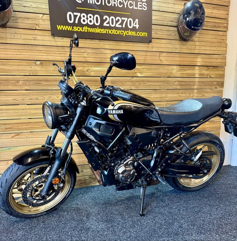 Yamaha XSR 700 / 2022 (72) model / just 7472 miles.