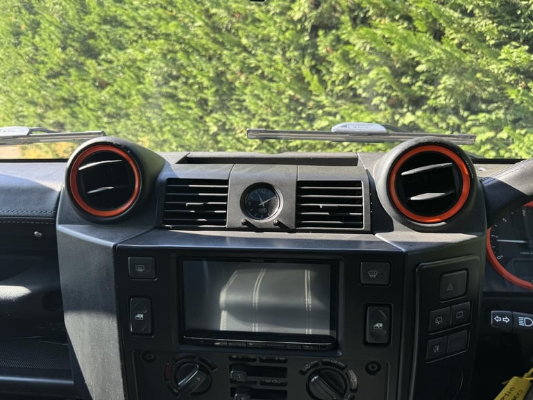 2010 Land Rover Defender 90 2.4 TDCi Hard Top SUV 3dr Diesel Manual 4WD SWB Euro 4 (122 bhp) SUV ...