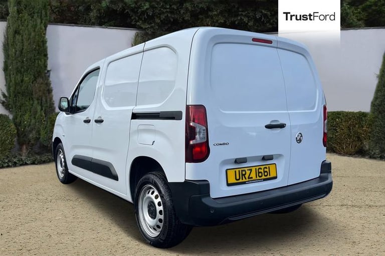 2022 Vauxhall Combo 2300 1.5 Turbo D 100ps H1 Dynamic Van PANEL VAN DIESEL Manual