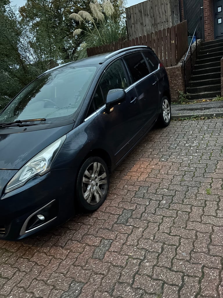 Peugeot, 5008, MPV, 2015, Manual, 1560 (cc),5 doors - Image 2