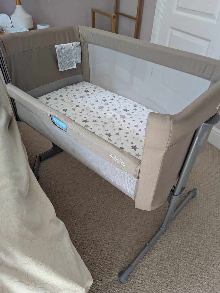 Graco next to me crib (oat colour, like new)