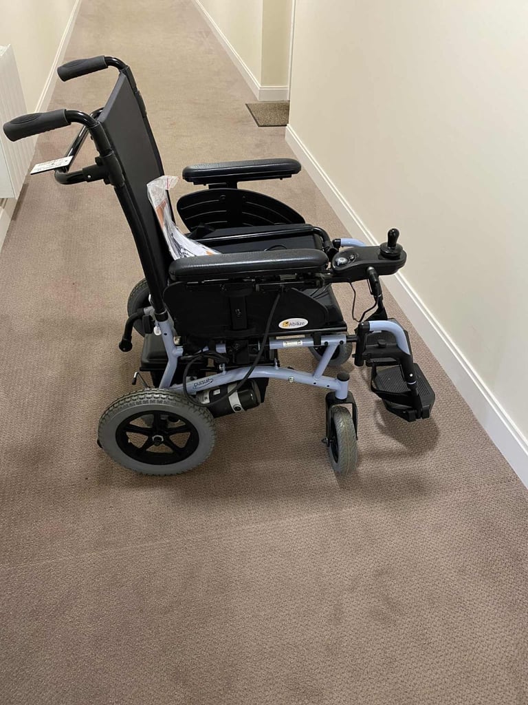 Electric wheelchair used but in very good condition 