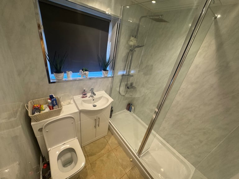 3 Bedroom Dormer Bungalow To Rent (Lovely Location)