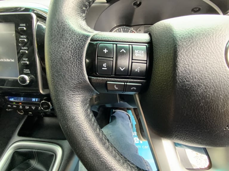 2021 Toyota Hilux 2.4 D-4D Invincible Pickup Double Cab 4dr Diesel Manual 4WD Euro 6 (s/s) (1 PIC...