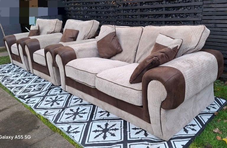 image for Beige/Brown Cord Sofas..3+1+1..Delivery🚚 Available 